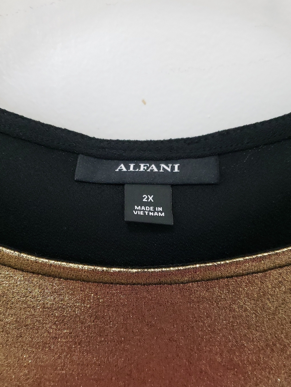 〰️Alfani〰️ Metallic Colorblock Sleeveless Blouse 2X - Picture 2 of 3